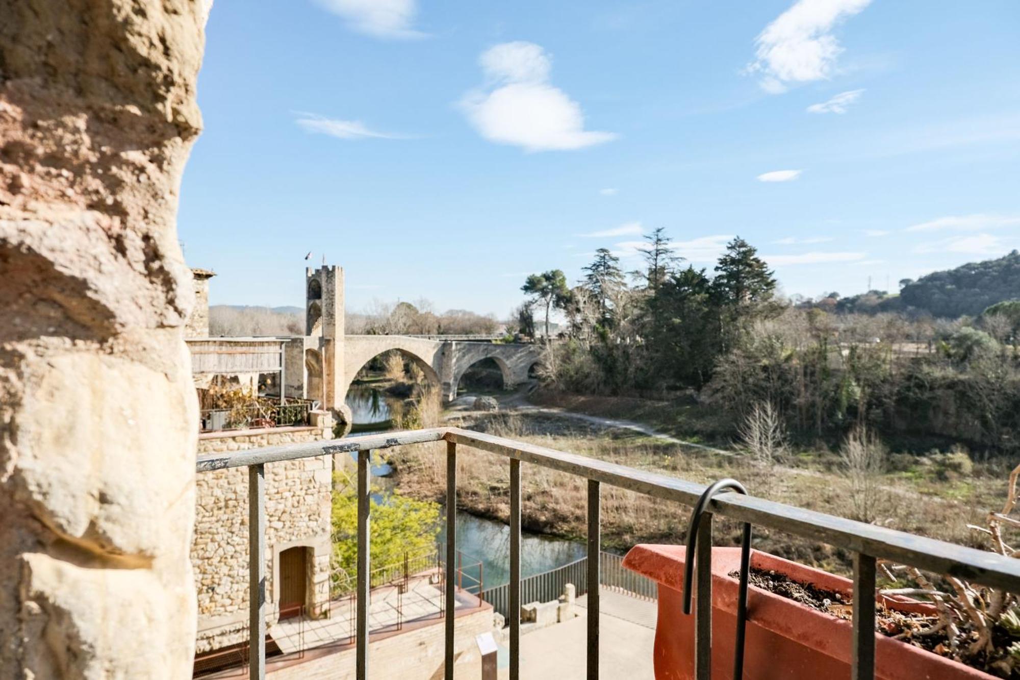 10 Del Pont Alojamiento Con Vistas Panoramicas Besalú Екстериор снимка