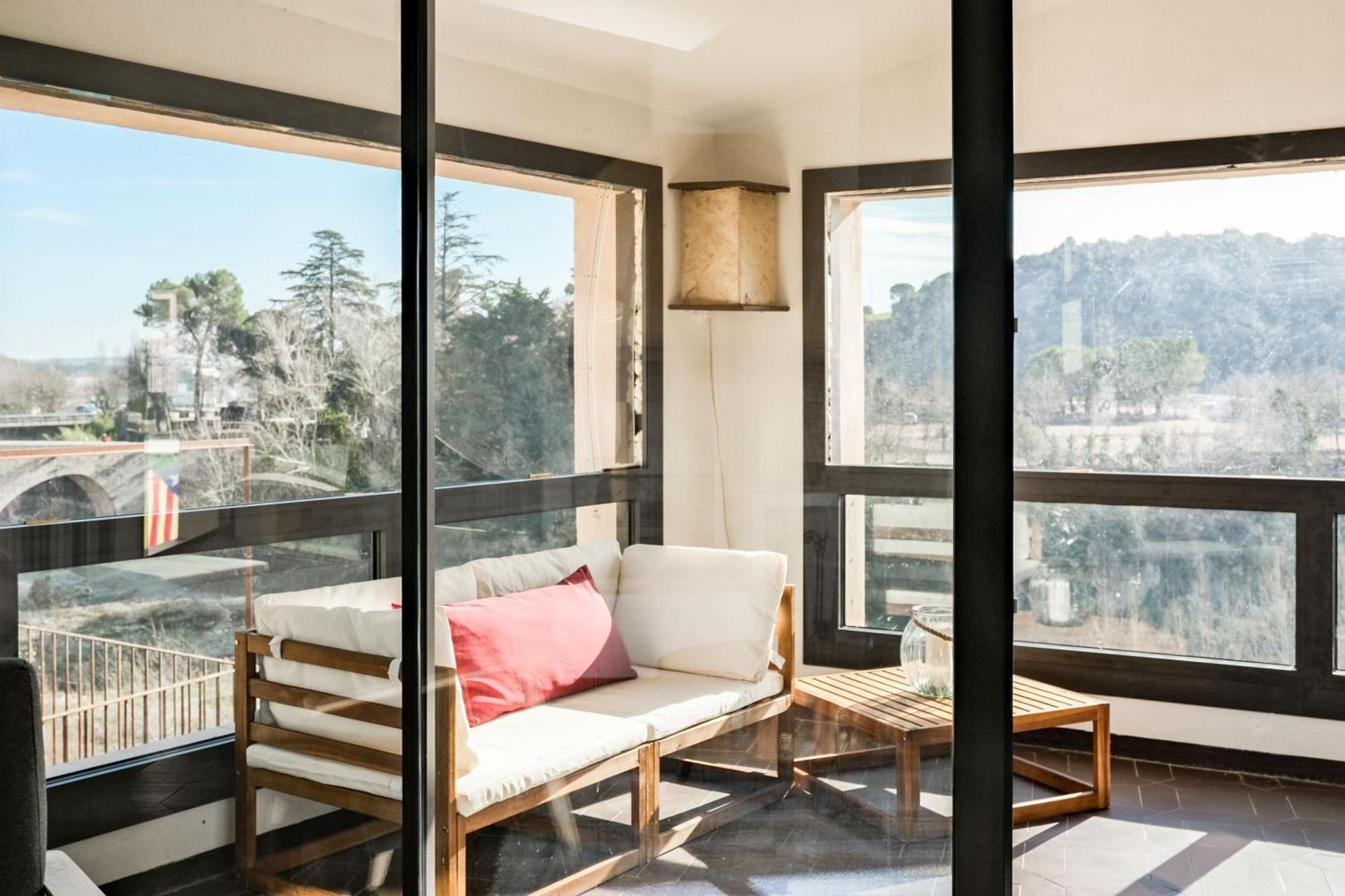 10 Del Pont Alojamiento Con Vistas Panoramicas Besalú Екстериор снимка